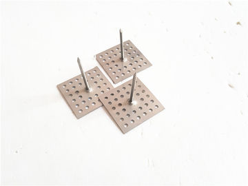 Izolacja akustyczna Kołki rozporowe z metalu izolacyjnego z podstawą perforowaną w kształcie kwadratu