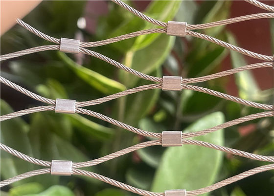 Siatka linowa z tulejkami ze stali nierdzewnej 2,5 mm, mocna i elastyczna do fasad budynków i zielonych ścian