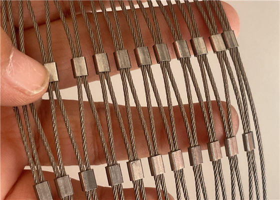 Siatki ze stalowej liny nierdzewnej 3,0 mm jako zabezpieczenie przed upadkiem, stosowane do wypełniania balustrad