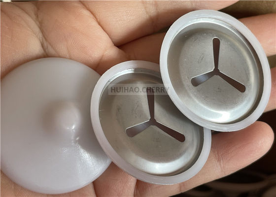 Klipsy do izolacji akustycznej ze stali nierdzewnej klasy 304 z białymi polikapami 38 mm montowane na kołkach spawalniczych CD