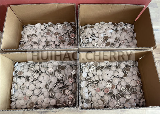 Klipsy do izolacji akustycznej ze stali nierdzewnej klasy 304 z białymi polikapami 38 mm montowane na kołkach spawalniczych CD