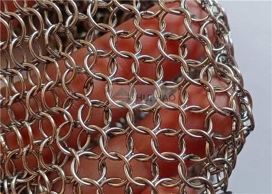 Siatka druciana ze stali nierdzewnej 316 o średnicy 0,8 x 7 mm, spawana, do zasłon rozdzielających pokój