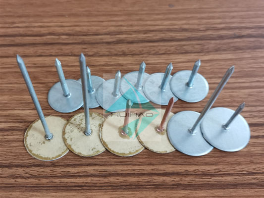 Kołki spawalnicze z łbem stożkowym o długości 2,7 mm x 30 mm z izolowaną podkładką do obróbki